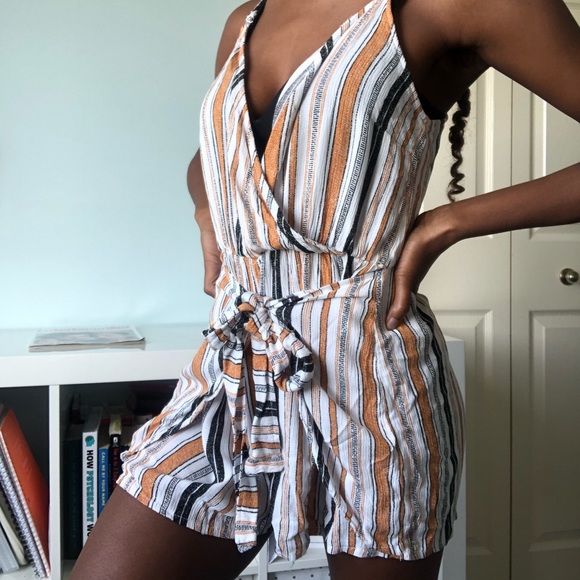Romper - Picture 2 of 4